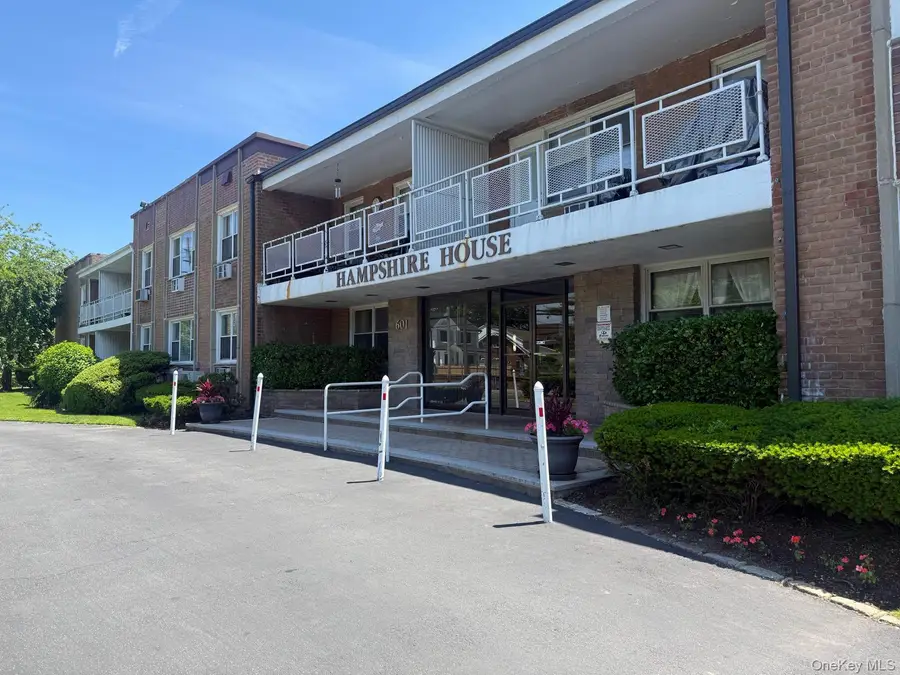 601 Chestnut Street #A-15, Cedarhurst, NY 11516 - #3