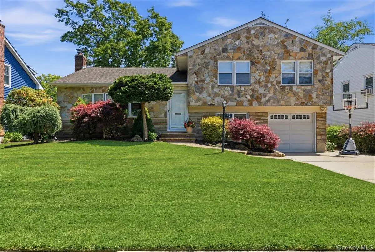 33 Pell Terrace, Garden City, NY 11530 - #1