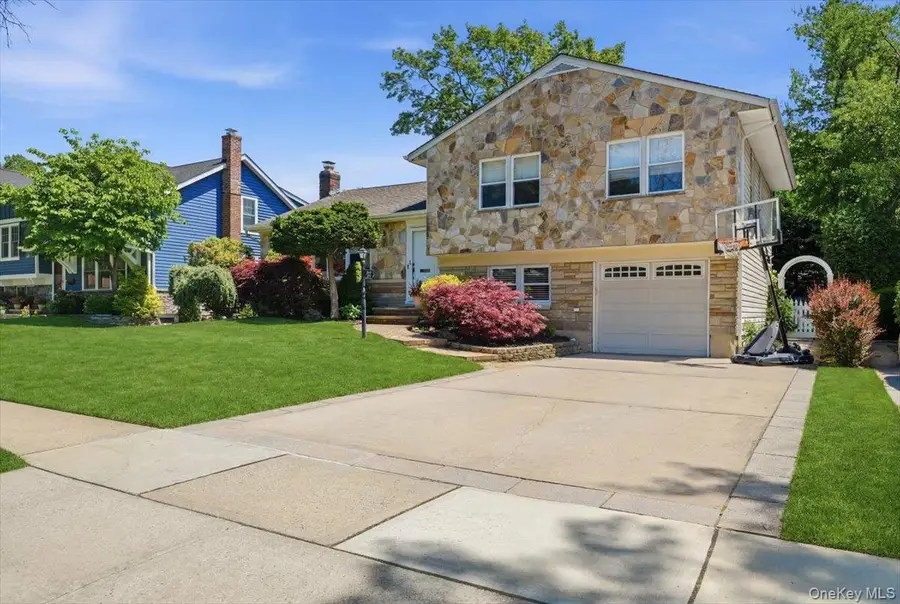 33 Pell Terrace, Garden City, NY 11530 - #2