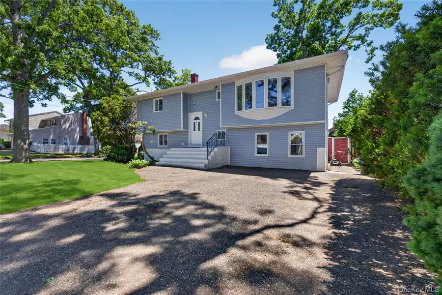 370 Chelsea Avenue, West Babylon, NY 11704 - #2
