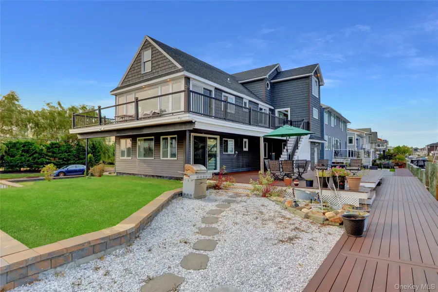 998 Pacific Street, Lindenhurst, NY 11757 - #2