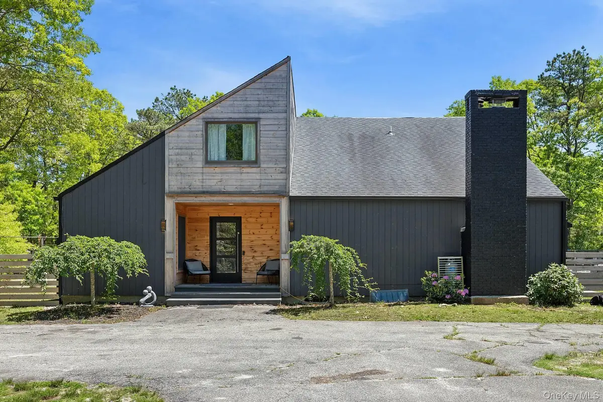 12 North Quarter Rd, Westhampton, NY 11977 - #1