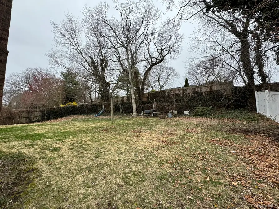 18 Willow Street, Selden, NY 11784 - #2