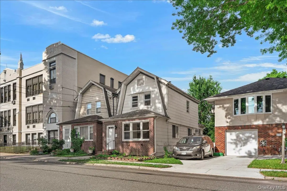 15 Depan Avenue, Floral Park, NY 11001 - #1