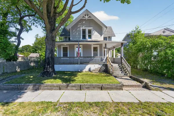 49 Cedar Street, Babylon, NY 11702