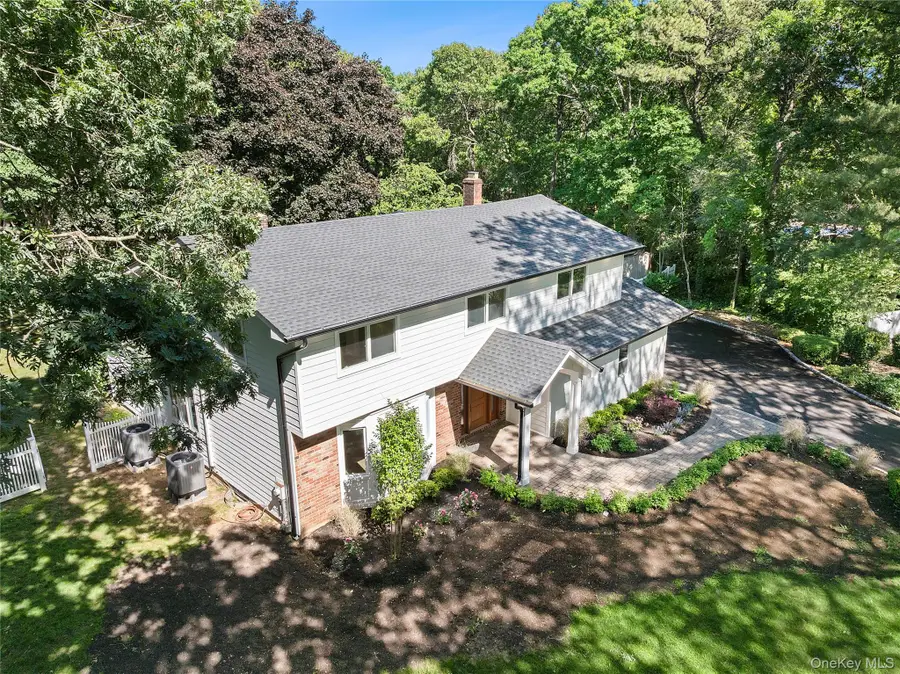6 Washington Avenue, Dix Hills, NY 11746 - #2