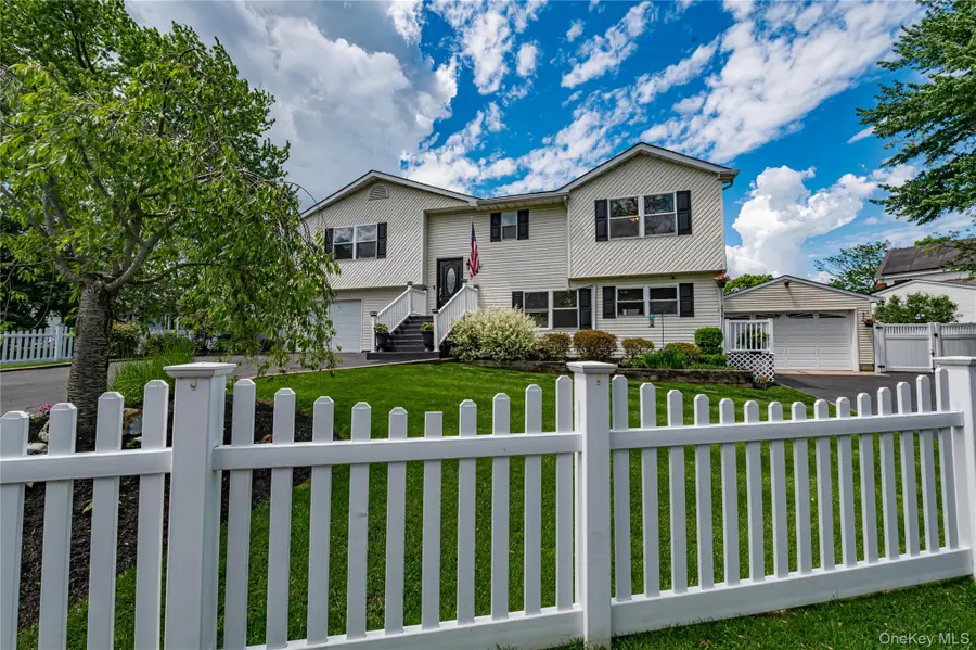 25 W Shore Drive, Patchogue, NY 11772 - #3