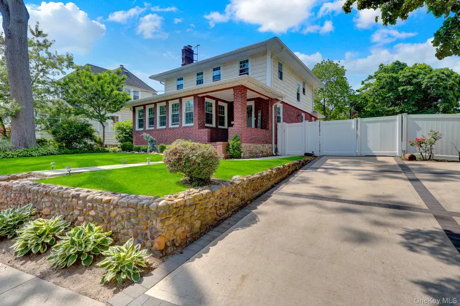 147 Locust Avenue, Babylon, NY 11702 - #2