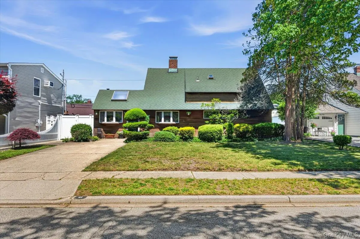 61 Elbow Lane, Levittown, NY 11756 - #1