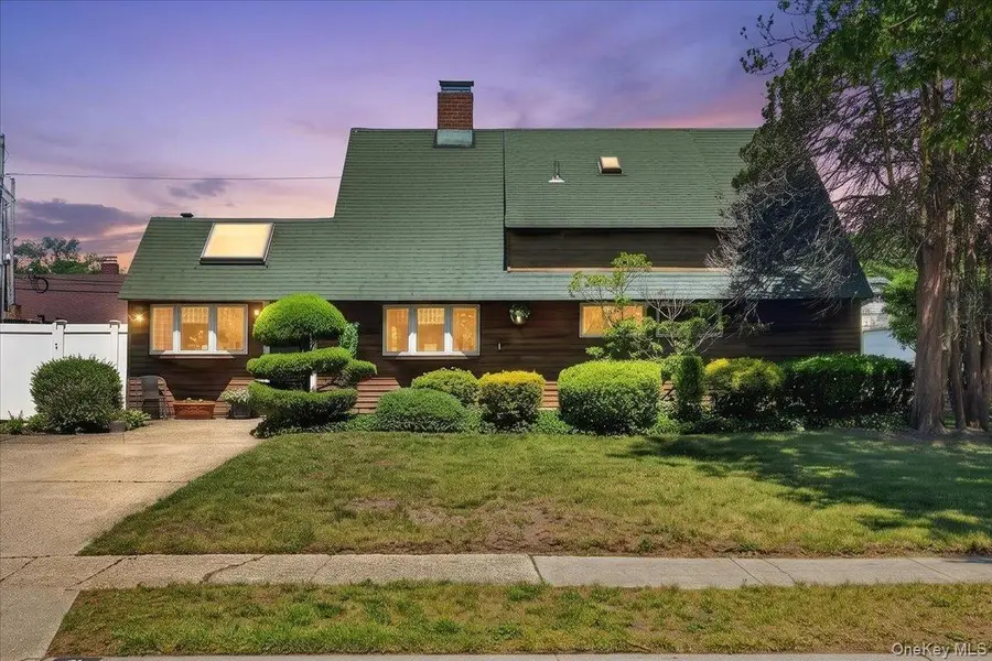 61 Elbow Lane, Levittown, NY 11756 - #2