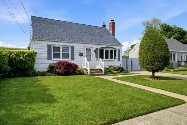 40 Lombardi Place, Amityville, NY 11701