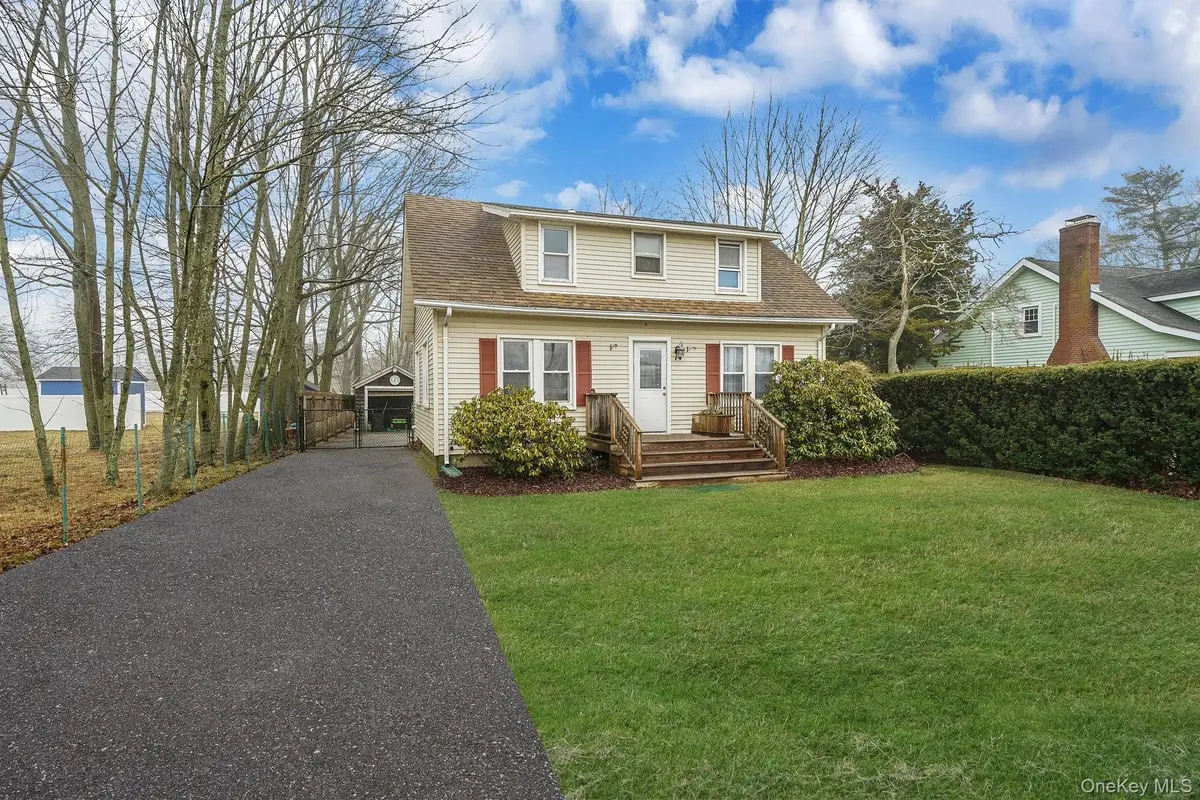 14 Tuttle Avenue, Eastport, NY 11941 - #1