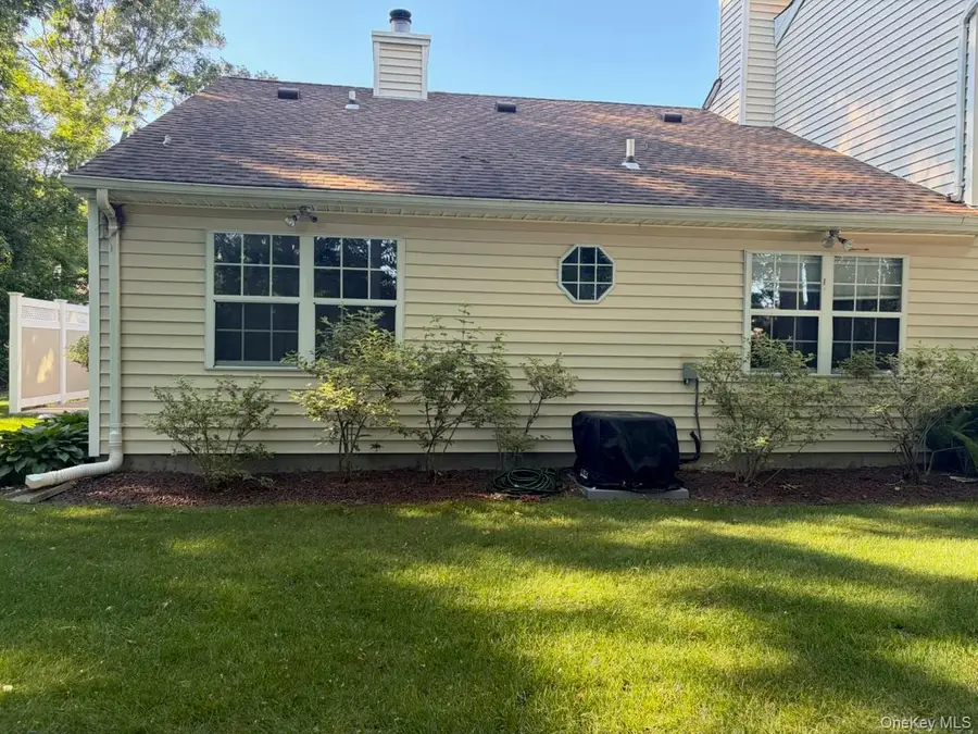 532 Race Place, Oakdale, NY 11769 - #2