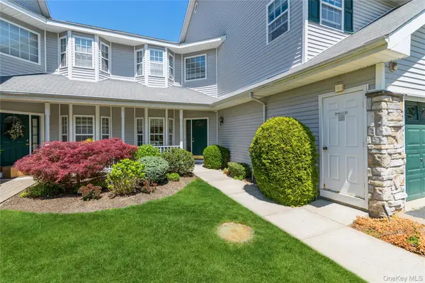46 Willow Wood Drive #46, East Setauket, NY 11733