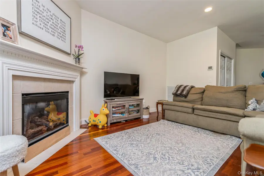 46 Willow Wood Drive #46, East Setauket, NY 11733 - #3