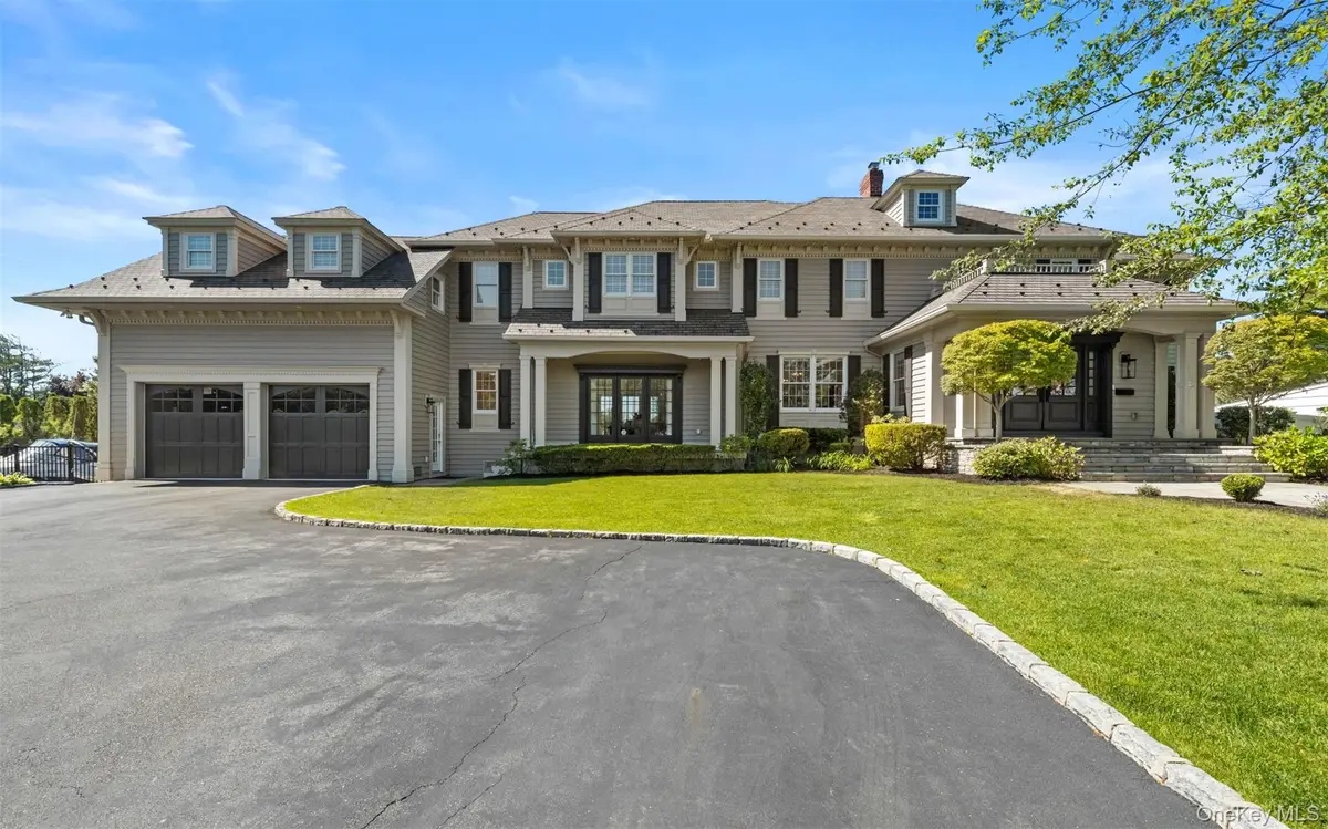 10 Magoun Road, West Islip, NY 11795 - #1