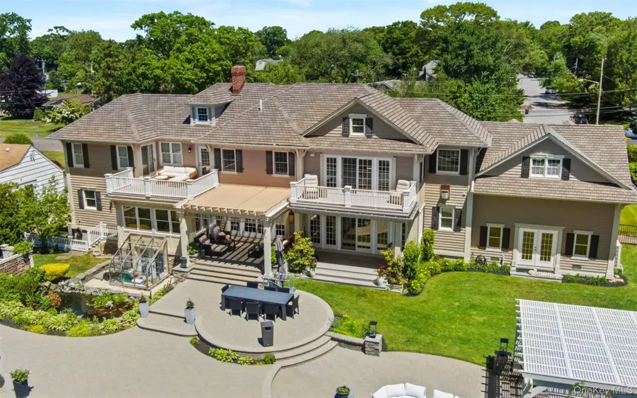10 Magoun Road, West Islip, NY 11795 - #2