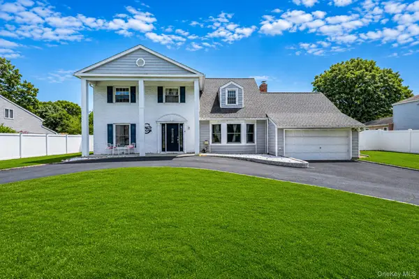 5 Priscilla Avenue, Holtsville, NY 11742