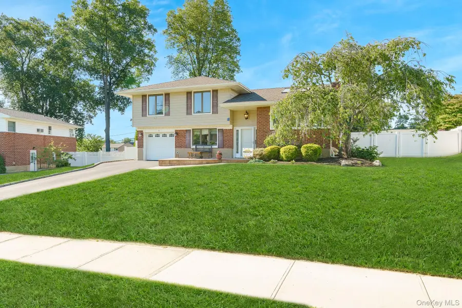 9 Wayne Place, Commack, NY 11725 - #2