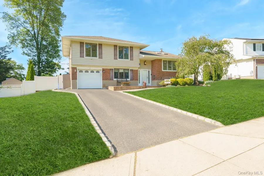 9 Wayne Place, Commack, NY 11725 - #3