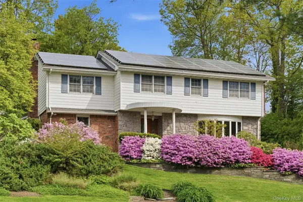17 Holden Lane, Bayville, NY 11709