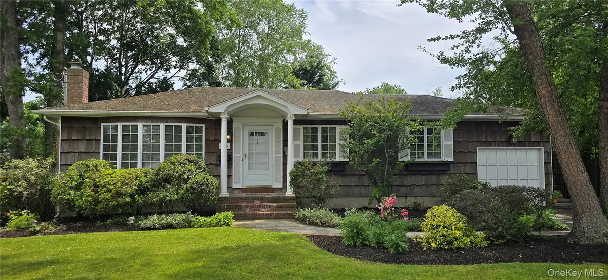 350 Columbus Avenue, West Babylon, NY 11704 - #1