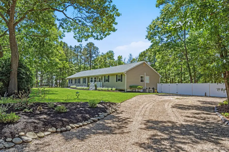 20 Charter Court, Manorville, NY 11949 - #2