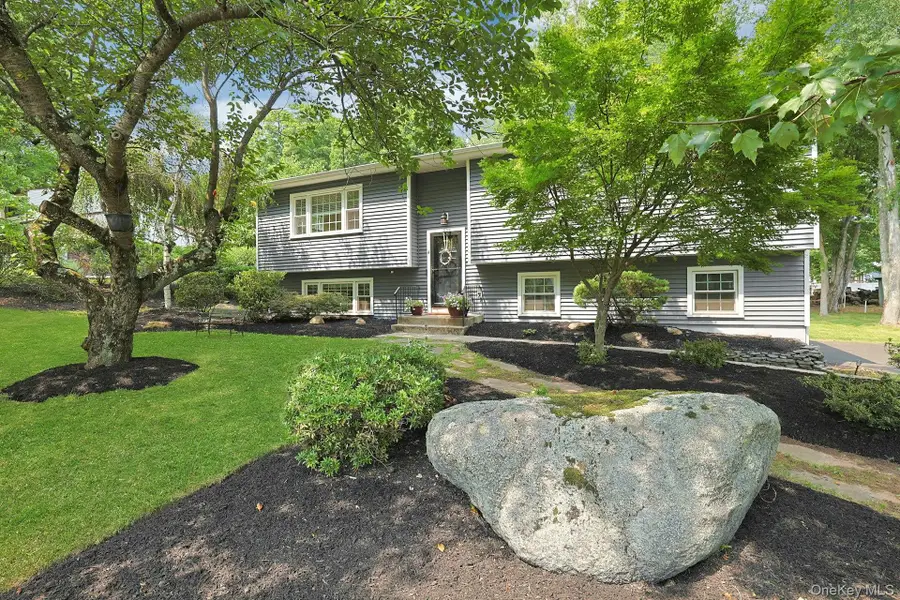 4 Flower Lane, Valley Cottage, NY 10989 - #2