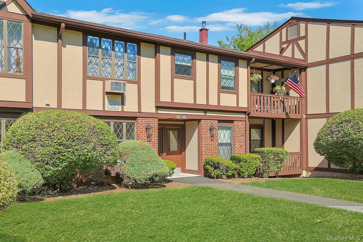 605 Sierra Vista Lane, Valley Cottage, NY 10989 - #1
