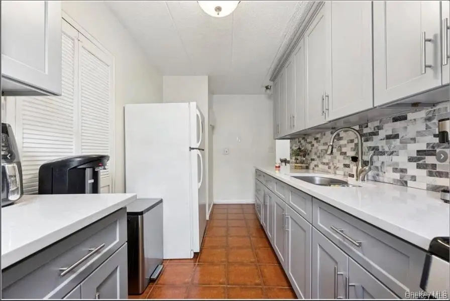 1085 Warburton Avenue #120, Yonkers, NY 10701 - #3