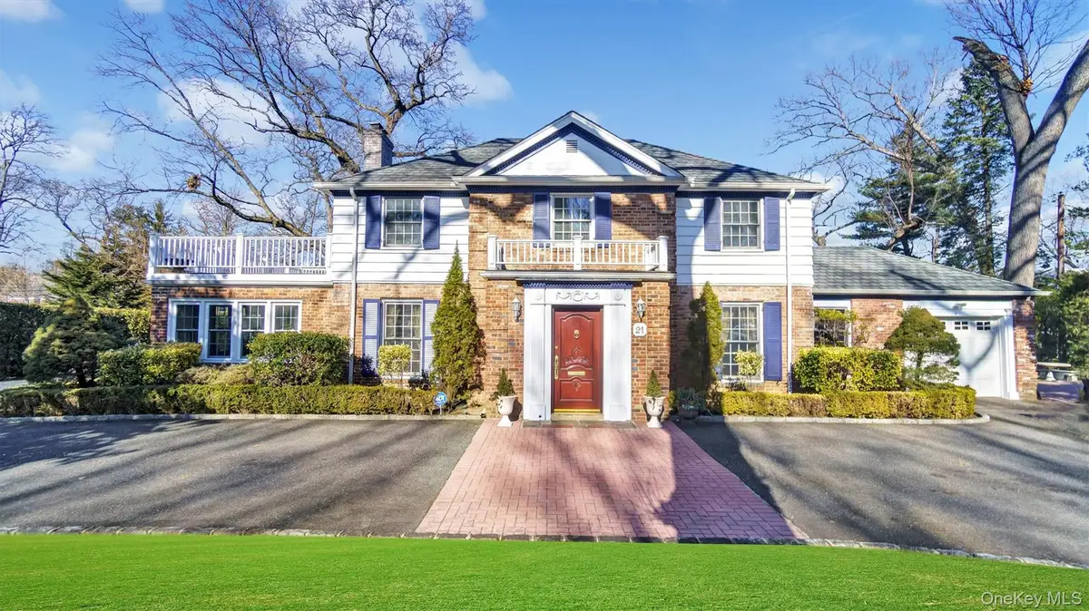 21 Bayview Avenue, Great Neck, NY 11021 - #1