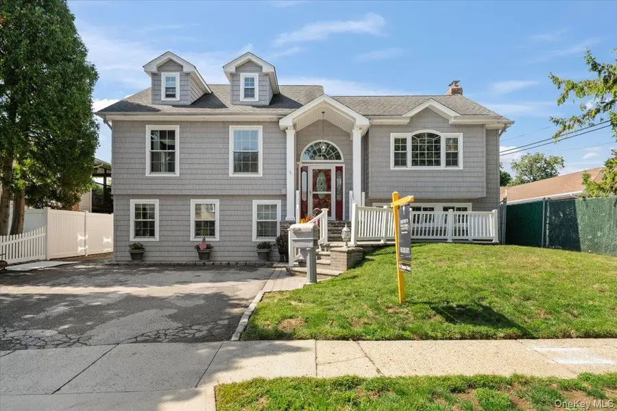 16 Taft Avenue, Bethpage, NY 11714 - #2