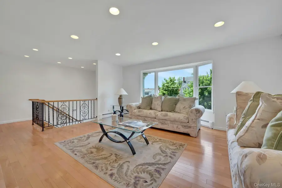 100 Neptune Avenue, New Rochelle, NY 10805 - #3