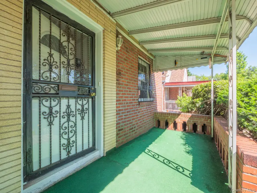 7618 172nd Street, Fresh Meadows, NY 11366 - #2