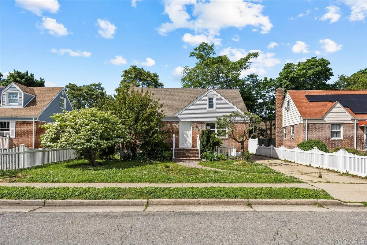 27 Circle Drive, Hempstead, NY 11550 - #1