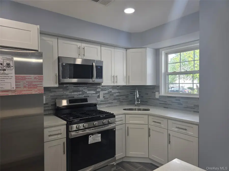 9 Trim Street, Bay Shore, NY 11706 - #2