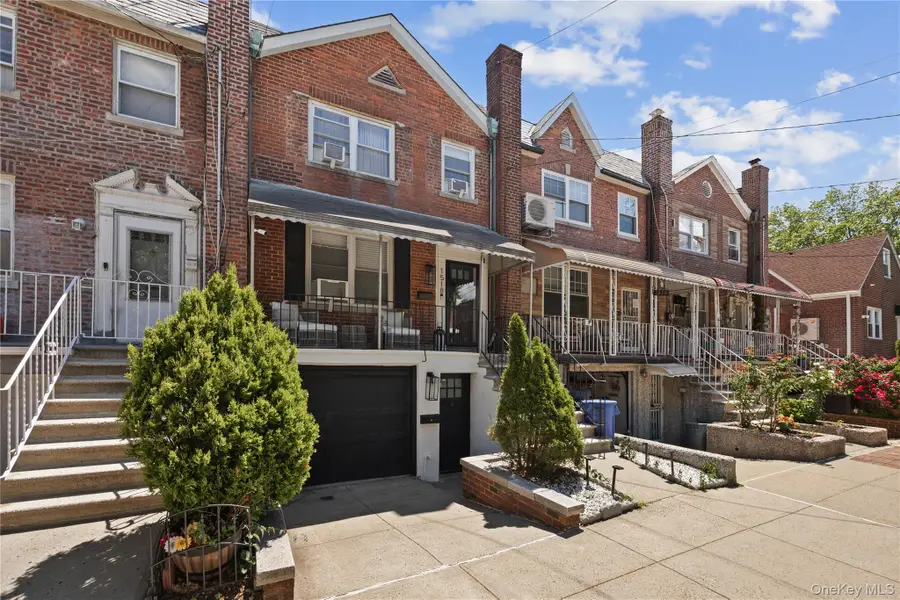 1518 Fielding Street, Bronx, NY 10469 - #2