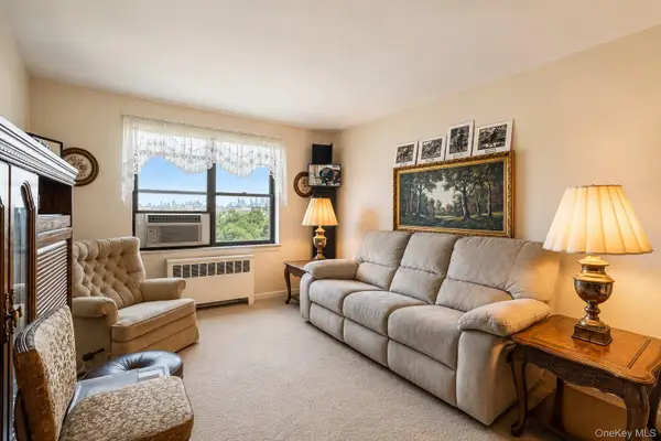 5224 65th Place #3L, Maspeth, NY 11378