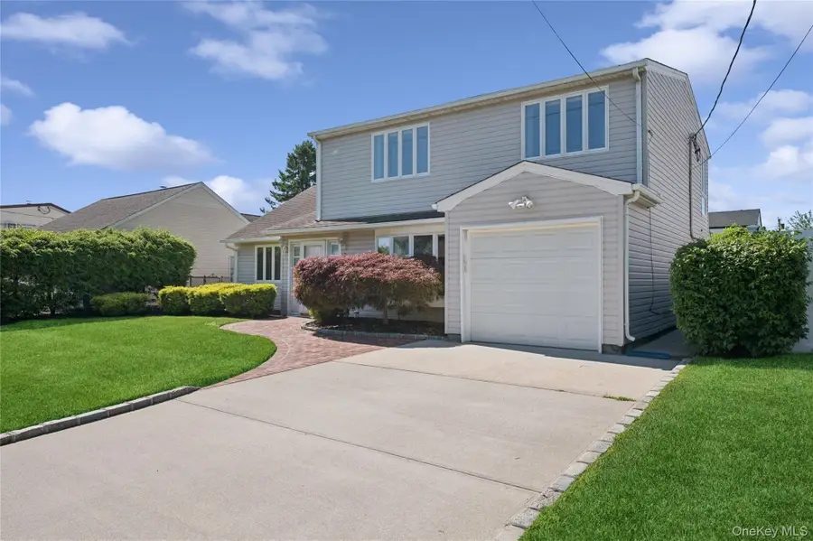 7 Blanche Street, Plainview, NY 11803 - #2