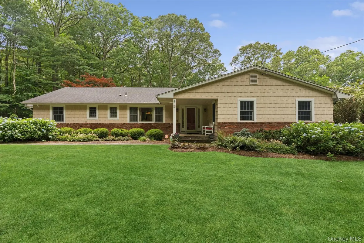 35 Woodvale Drive, Laurel Hollow, NY 11791 - #1