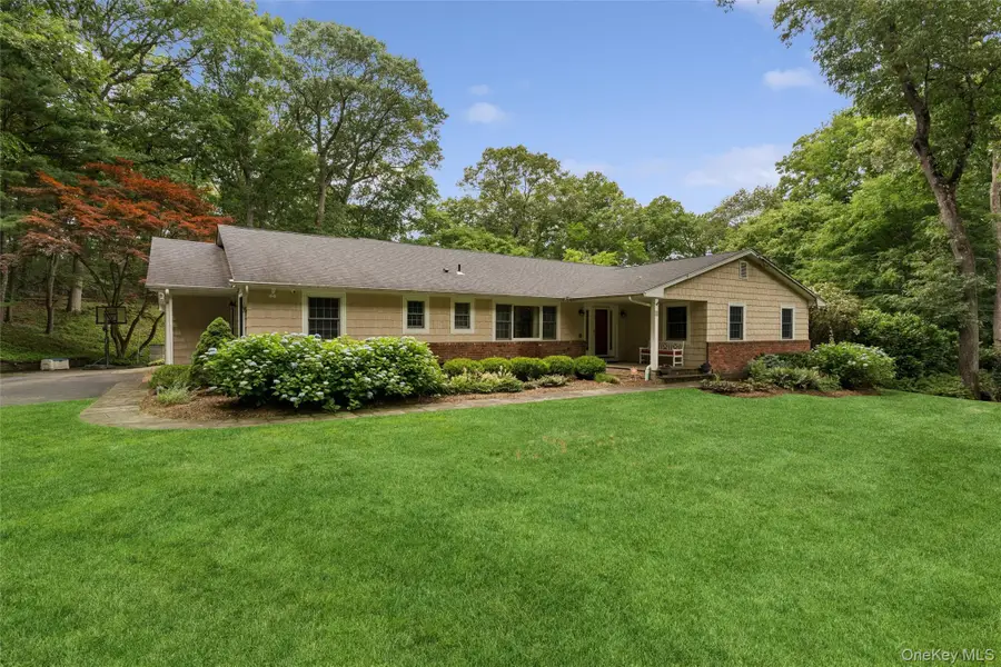35 Woodvale Drive, Laurel Hollow, NY 11791 - #2