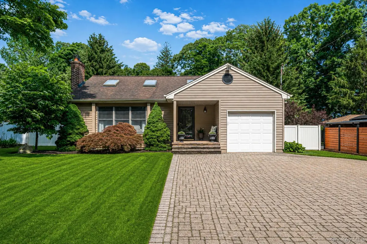 16 Lakecrest Lane, Ronkonkoma, NY 11779 - #1