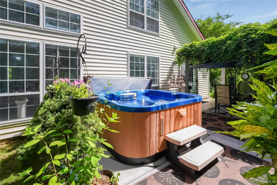 4 Blair Court, Coram, NY 11727 - #3