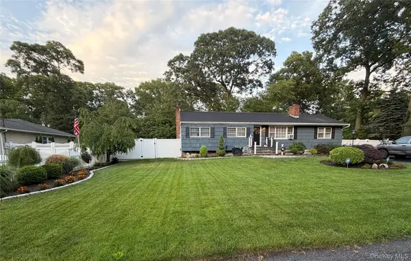 30 Marbeth Circle, Miller Place, NY 11764