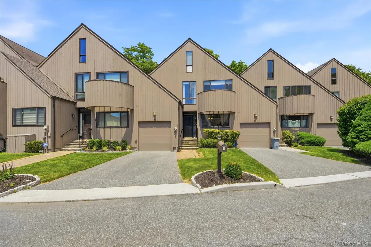 11 Rockhagen Road, Thornwood, NY 10594 - #1