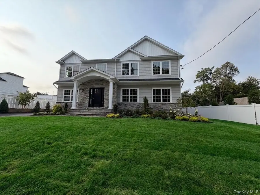 37 Church Street, Syosset, NY 11791 - #2