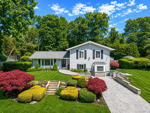 11 Beverly Lane, East Moriches, NY 11940