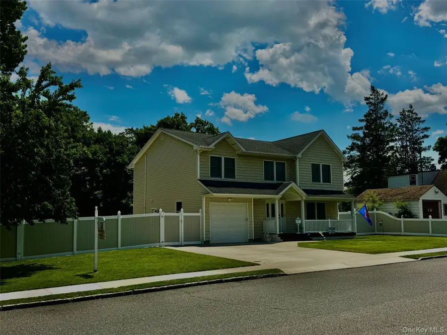 285 Daniel Street, Lindenhurst, NY 11757 - #3