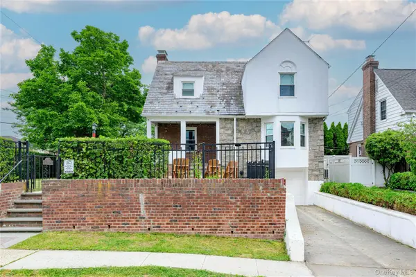 106 Dunwoodie Street, Yonkers, NY 10704