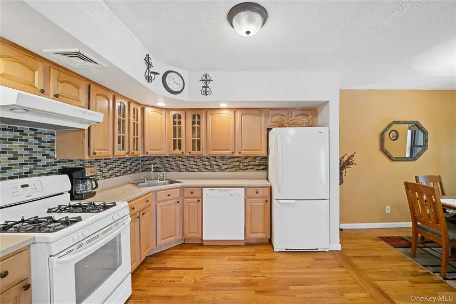 71-34 162nd #3, Fresh Meadows, NY 11365 - #3